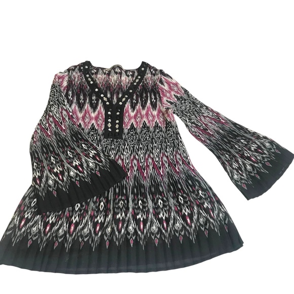 Larry Levine V-Neck Top • Long Sleeve • Pink Black Gray Ikat Print Stretchy - Picture 3 of 13